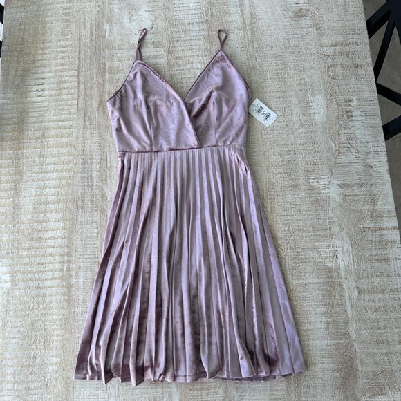 Chelsea28 Dusty Rose Crushed Velvet Sleeveless Midi Dress Straps NWT Medium - Picture 2 of 10